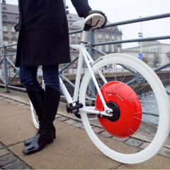Christine Outram and MIT students - Copenhagen Wheel, James Dyson Award Winner